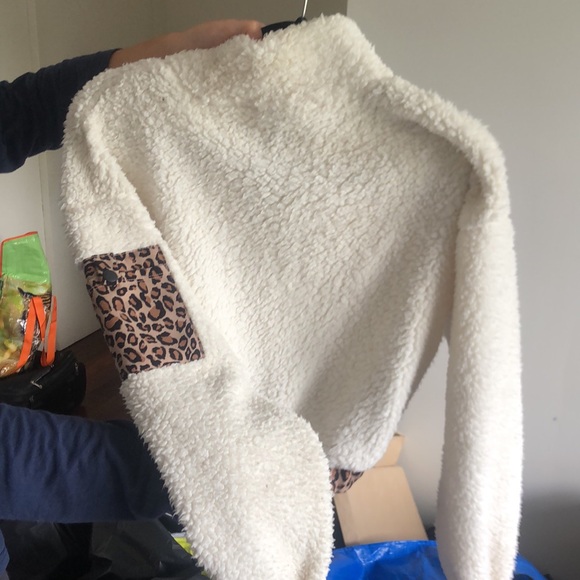 Fuzzy white and cheetah quarter zip F21 - Picture 2 of 2